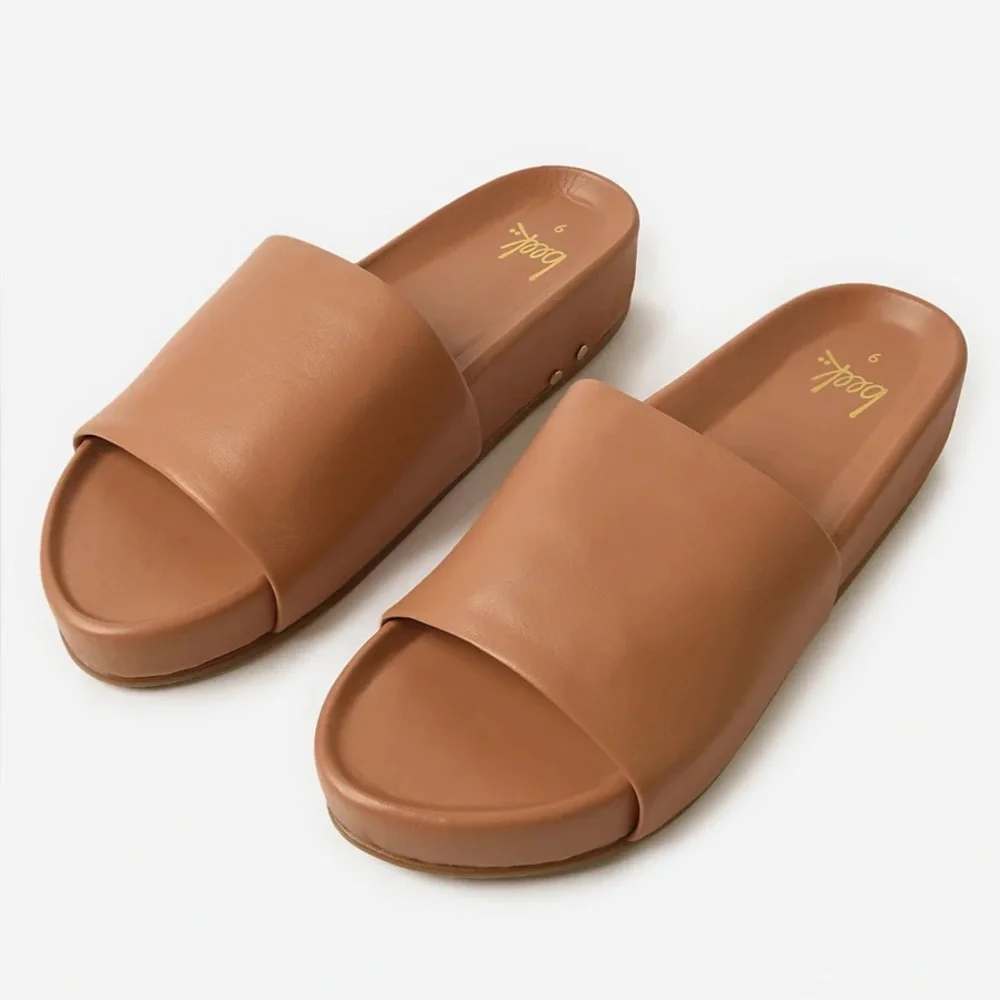 Beek Tan leather Slide Sandals, size 8